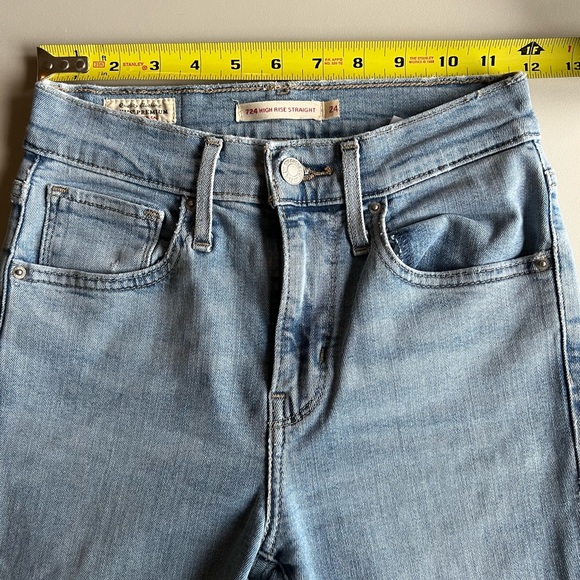 Levi’s 724 High Rise Slim Fit Straight Jean Color Light Blue Wash Size 24 - Picture 6 of 14